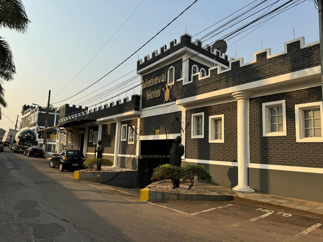 Medieval Hotel 特雷斯科拉松伊斯 外观 照片