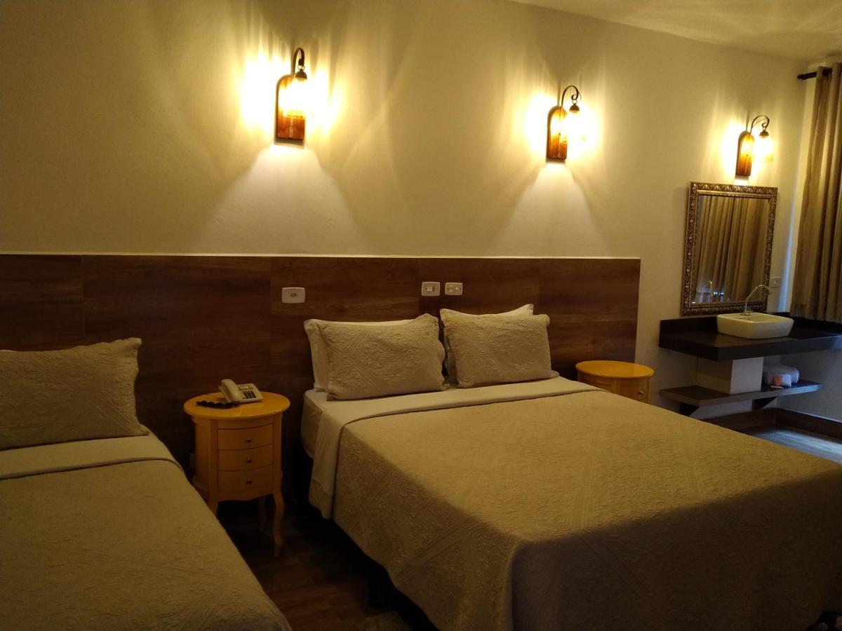 Medieval Hotel 特雷斯科拉松伊斯 外观 照片